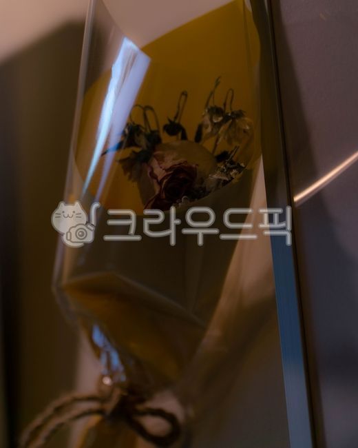 flower,emotion,emotion shot,bouquet,romance