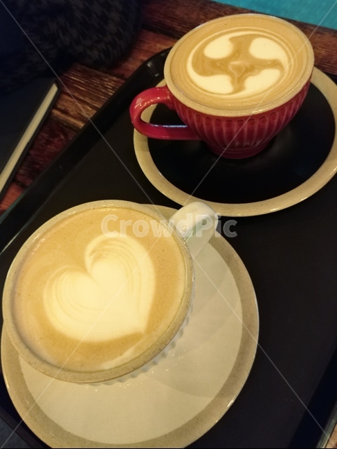 drink,coffeecup,커피컵,beverage,마실것,latte,cup,라떼,saucer,받침접시,도기류,pottery,컵,카페,커피,카페,coffee,cafe