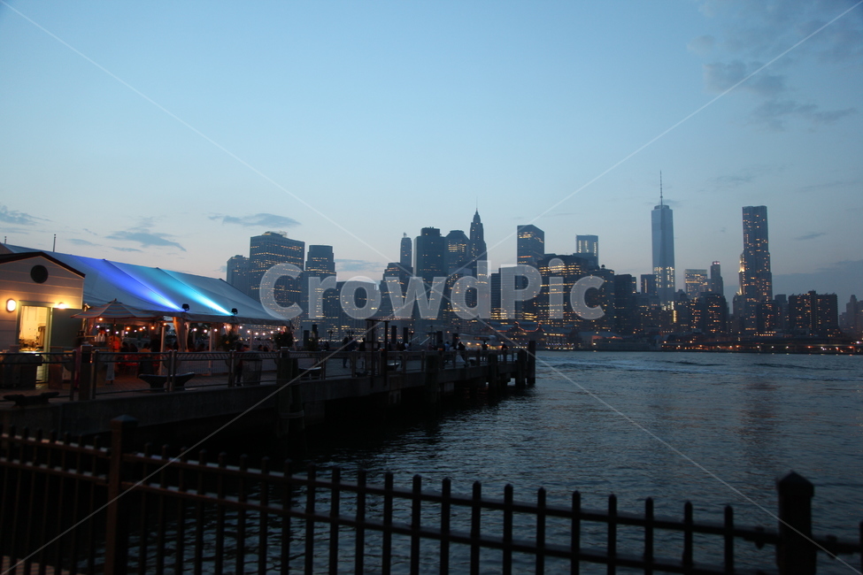 newyorkmanhattan,newyork,manhattan,맨하튼,뉴욕,덤보,브루클린,야경,밤,풍경,nightscape,night,landscape,도시,city,해외,외국,세계,foreign,oversea,world,세계도시풍경,해외도시풍경,외국도시풍경,world cityscape,railing,난간,water,물,banister,handrail