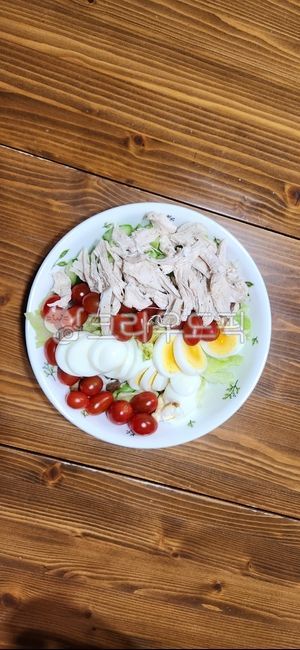 콥샐러드,샐러드,야채,건강식,요리,음식,food,식사,meal,접시,dish,닭가슴살,닭가슴살요리,방울토마토,방울토마토요리,삶은계란,삶은계란요리,샐러드볼,salad,다이어트,다이어트요리,다이어트식단