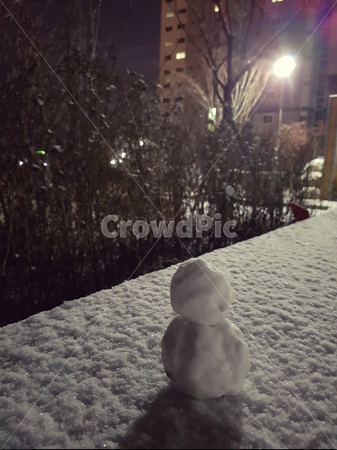 눈사람,눈,겨울,작은,애기,겨울,계절,winter,season,야경,밤,풍경,nightscape,night,landscape,nature,자연,outdoors,옥외,snow,snowman