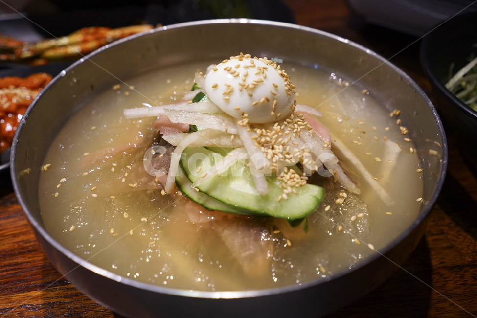 냉면,물냉면,국수,면요리,noodle,식사,음식,food,음식,식재료,요리,food,cook,meal,dishes,food reserves,면류,면요리,noodles,한식,한국음식,한국요리,korean food,korean dishes,korean meal,korean cook