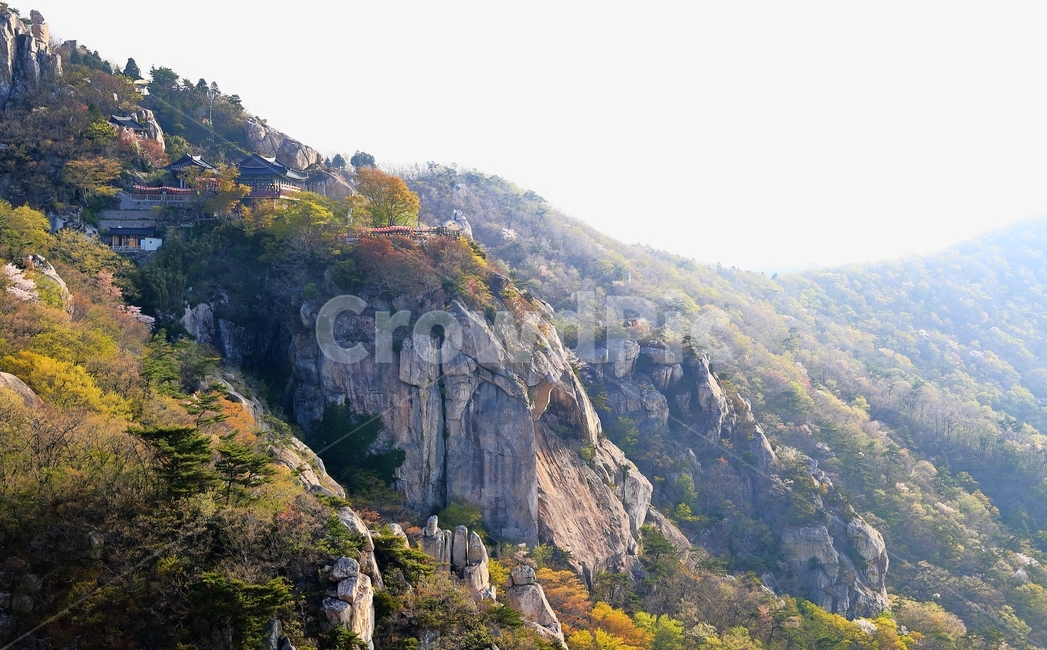 보리암,절,금산,산,일출,아침,암릉,자연,풍경,nature,landscape,한국자연풍경,한국자연경관,korea nature landscape,outdoors,옥외,cliff,낭떠러지