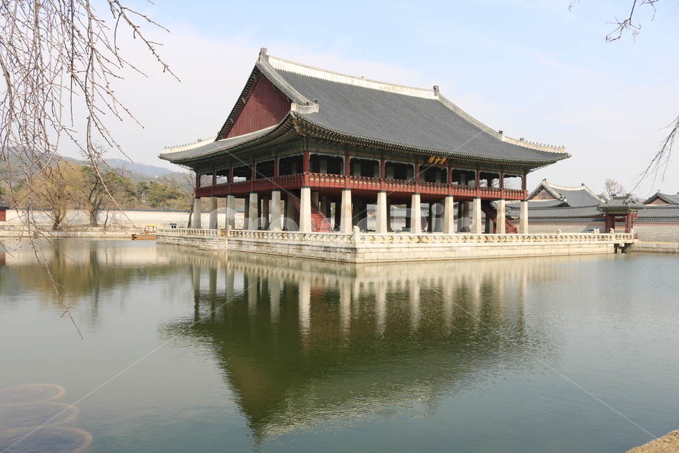 경복궁,경회루,한국전통,한국랜드마크,풍경,감성,배경,반영,연못,한국전통건축물,봄,한국전통,한국문화,korean traditional,korean culture,랜드마크,landmark,tourist attraction,한국랜드마크,한국관광지,한국명소,korea landmark,korea tourist attraction,건축물,건물외관,exterior,building,structure,architecture,construction