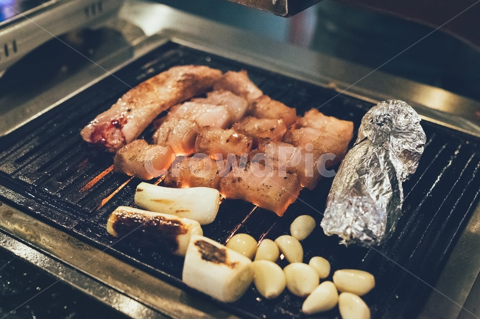 삼겹살,본삼겹,맛집,음식,고기,pork,pig,돼지고기,food,음식,식재료,요리,food,cook,meal,dishes,food reserves,육류,고기,meat,한식,한국음식,한국요리,korean food,korean dishes,korean meal,korean cook,감성,sensible,feeling