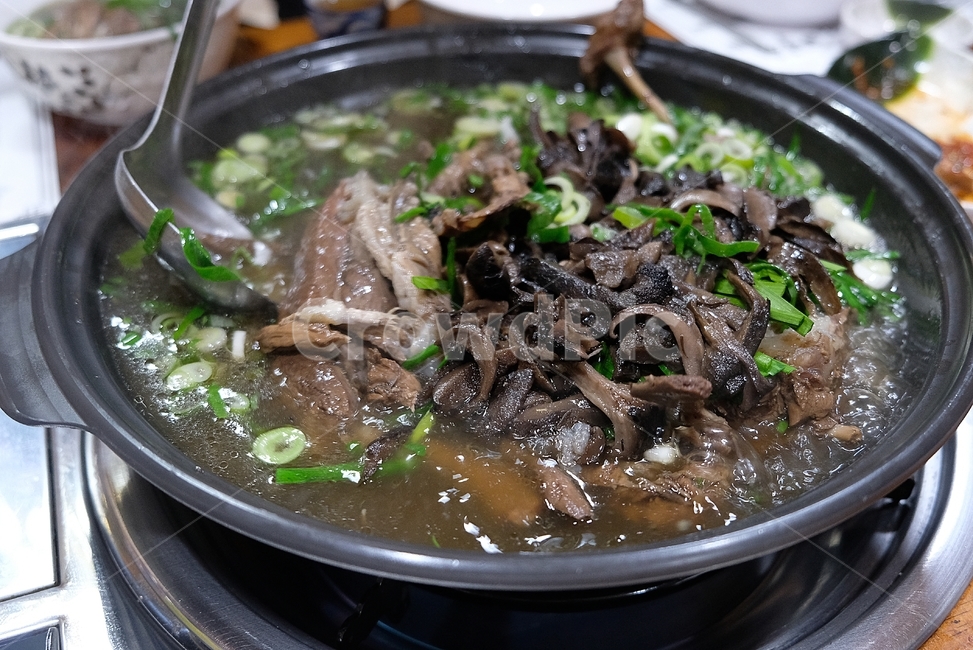 백숙,오리백숙,능이버섯,능이오리백숙,몸보신,보양식,오리,음식,식재료,요리,food,cook,meal,dishes,food reserves,한식,한국음식,한국요리,korean food,korean dishes,korean meal,korean cook