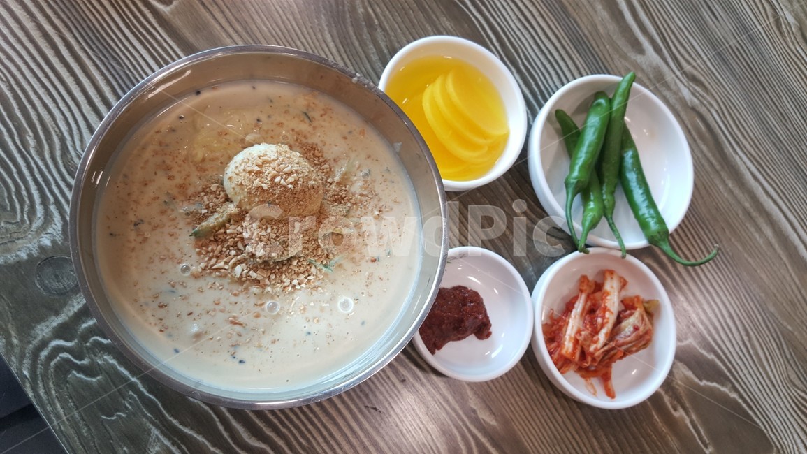 여름,콩국수,시원한,더위,여름음식,콩요리,한국음식,음식,요리,면발,국수,한식,면류,면요리,콩국