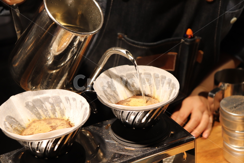 핸드드립,바리스타,드립커피,브루잉,카페,커피,커피추출,드립,dripcoffee,handdrip,brewing,브루잉기구,커피,카페,coffee,cafe