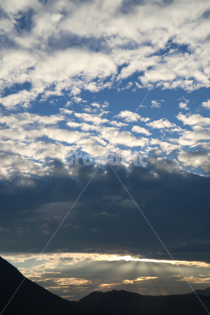 하늘,산,구름,해질녘,햇빛,선샤인,노을,양떼구름,sunshine,cloud,sky,풍경,자연,풍경,nature,landscape,outdoors,옥외,weather,날씨,cumulus,적운