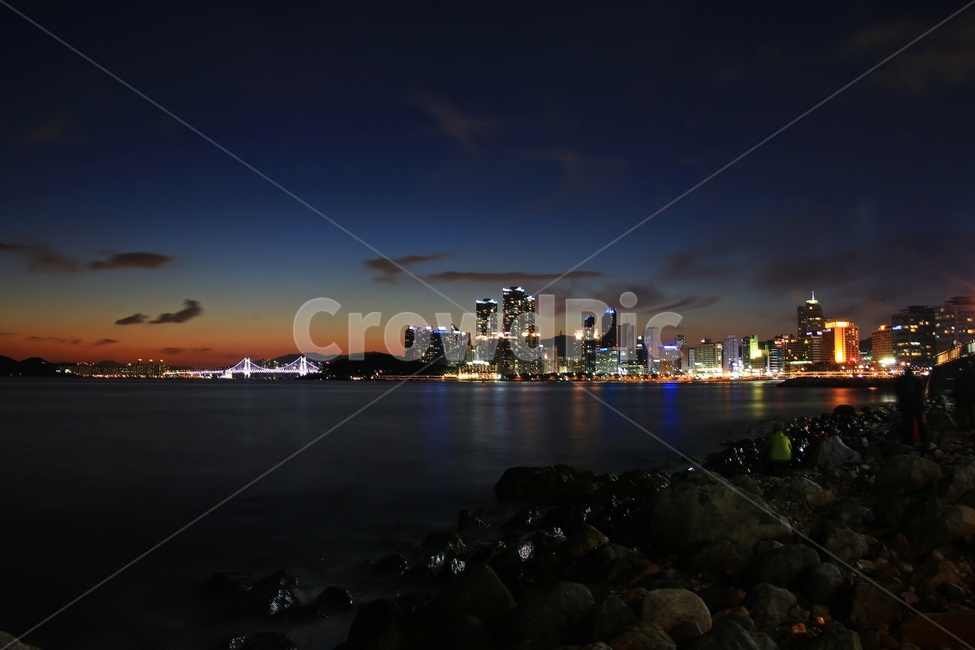 water,물,town,도시,city,시티,building,건물,metropolis,중심지,officebuilding,사무실건물,redsky,붉은하늘,nature,자연,dusk,황혼,sky,하늘,sunset,일몰,outdoors,옥외,부산,달맞이공원,광안대교,다리,마천루,마린시티,야경,광안대교야경