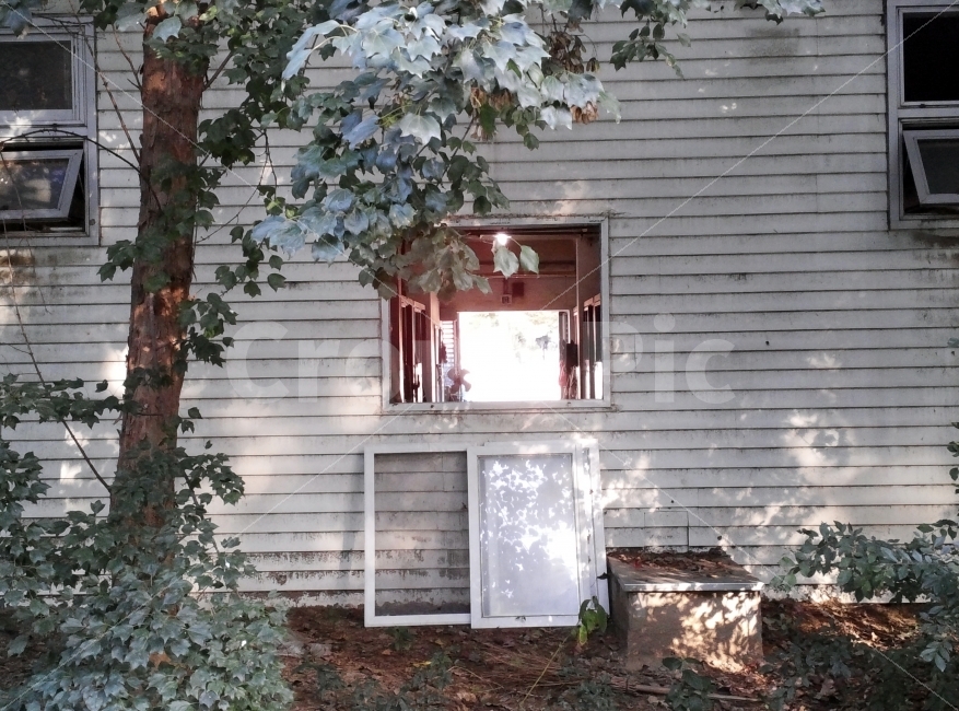 white wall,wooden deck,stall,window,mirror reflection