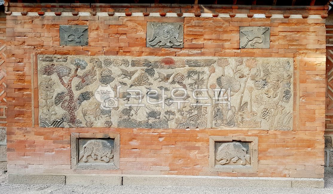 palace,Jagyeongjeon,historic site,Gyeongbokgung Palace,Joseon,building,Joseon Dynasty,Hanok,pavilion,longevity,cultural property,tradition,Chimney of the Ten Longevities,architecture,Korea