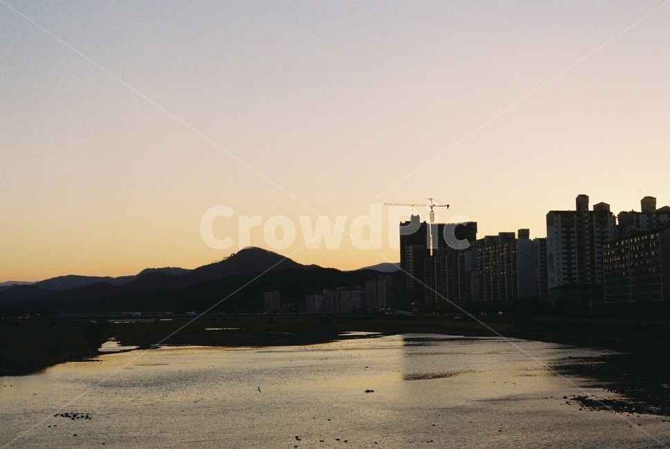 노을,역광,개발단지,lakesunset,dimsunset,흐린석양