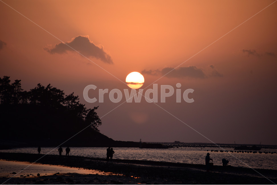 해넘이,일몰,석양,해남,바닷가일몰,자연,풍경,nature,landscape,한국자연풍경,한국자연경관,korea nature landscape,sunlight,햇빛,outdoors,옥외,person,사람,human,인간
