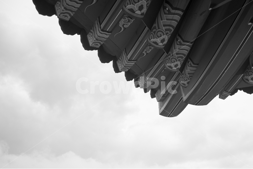 흑백이미지,하늘,정자,백그라운드,지붕,한국전통,한국문화,korean traditional,korean culture,흑백,모노톤,monochrome,black and white,건축물,건물외관,exterior,building,structure,architecture,construction