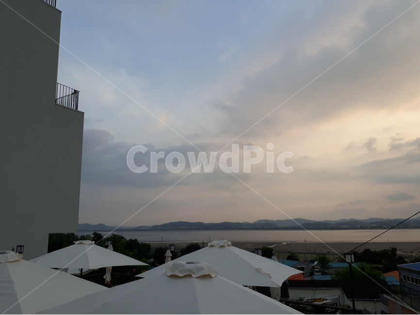 파주,하늘,sky,고즈넉,풍경,구름,자연,풍경,nature,landscape,한국자연풍경,한국자연경관,korea nature landscape,architecture,건축물,building,건물,tower,탑