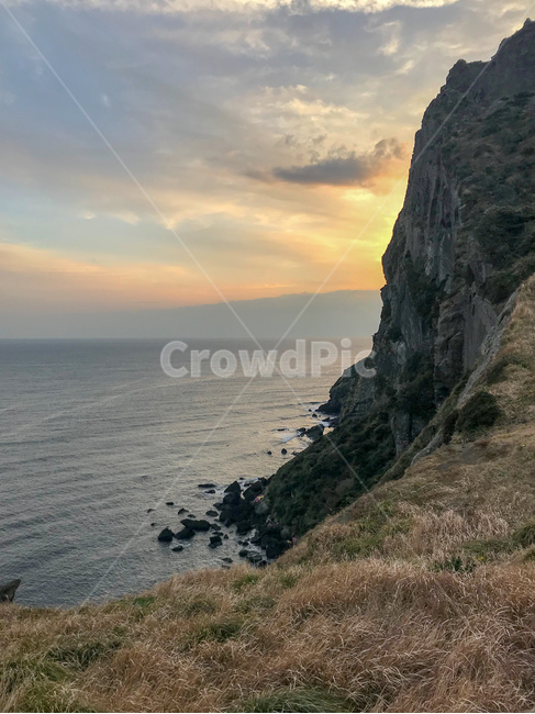 제주도,성산일출봉,일출,바다,하늘,자연,풍경,nature,landscape,cliff,낭떠러지,outdoors,옥외,promontory,곶