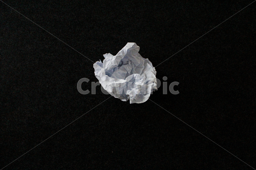 paper,종이,구겨진종이,구겨짐,trash,구김,쓰레기,흑백