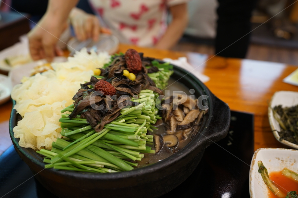 한식,오리탕,오리,오리고기,탕,국물요리,건강식,능이버섯,음식,푸드,전골,식사,음식,식재료,요리,food,cook,meal,dishes,food reserves,한식,한국음식,한국요리,korean food,korean dishes,korean meal,korean cook
