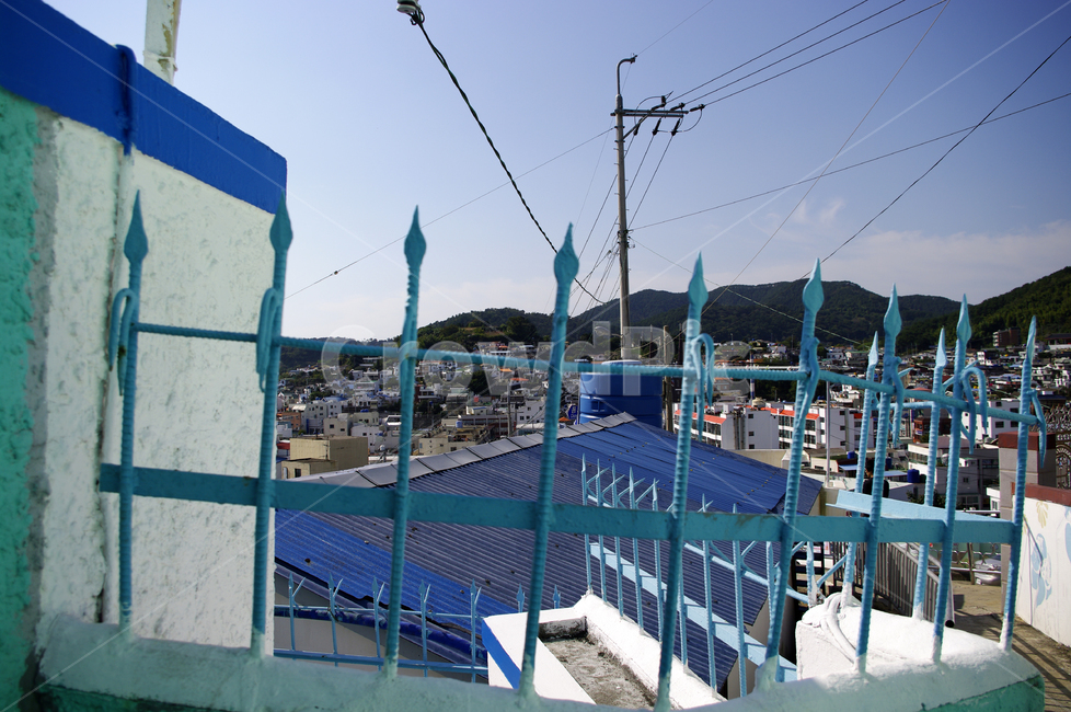 마을,하늘,울타리,산,동네,color,시골,마을,풍경,landscape,country,rural,town,건축물,건물외관,exterior,building,structure,architecture,construction