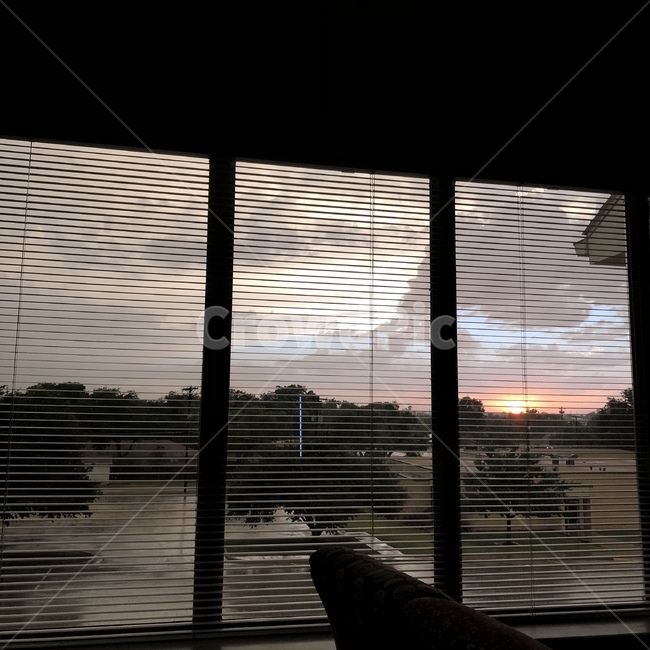 rain,USA,blind,dormitory,feeling,sun,sunset,peace,Rainy scenery,sight,window,Emotion
