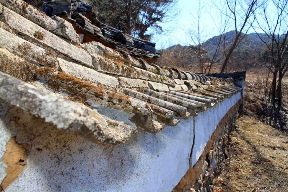 기와,옛날,돌담,사당,기와집,한국전통,한국문화,korean traditional,korean culture,건축물,건물외관,exterior,building,structure,architecture,construction