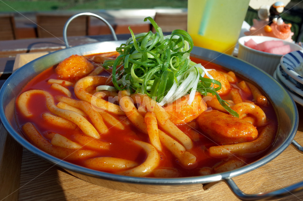 떡볶이,분식,국물떡볶이,음식,한국음식,야외,빨간음식,매운음식,요리,브런치,간식,food,koreancuisine,koreanfood,spicyfood,dishes,음식,식재료,요리,food,cook,meal,dishes,food reserves
