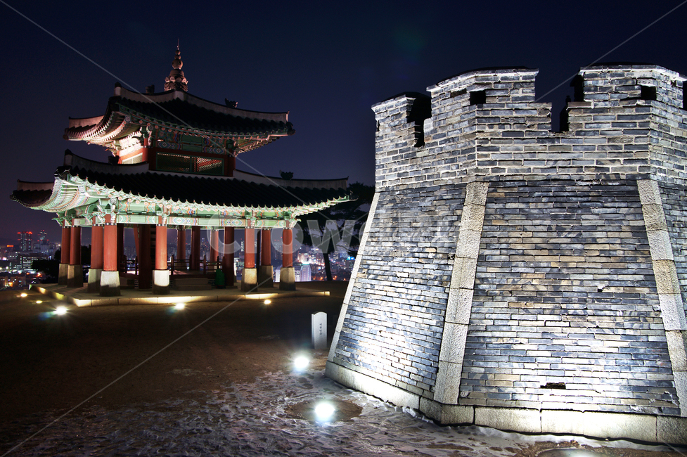 화성장대,서노대,쇠뇌,공격시설,수원화성,팔달산,수원,유네스코세계문화유산,야경,야경,밤,풍경,nightscape,night,landscape,한국전통,한국문화,korean traditional,korean culture,건축물,건물외관,exterior,building,structure,architecture,construction,건물