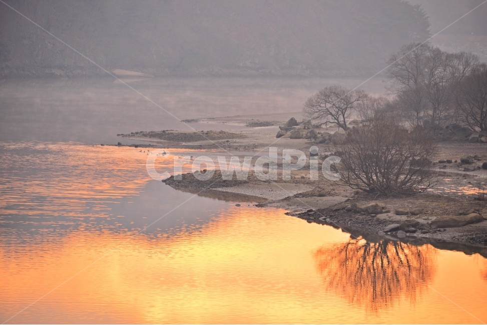 sky,하늘,redsky,붉은하늘,dawn,새벽,scenery,풍경,landscape,경치,nature,자연,water,물,outdoors,옥외,sunlight,햇빛,경남,합천,합천보조댐,합천보조댐아침,여명,물안개,일출,해돋이