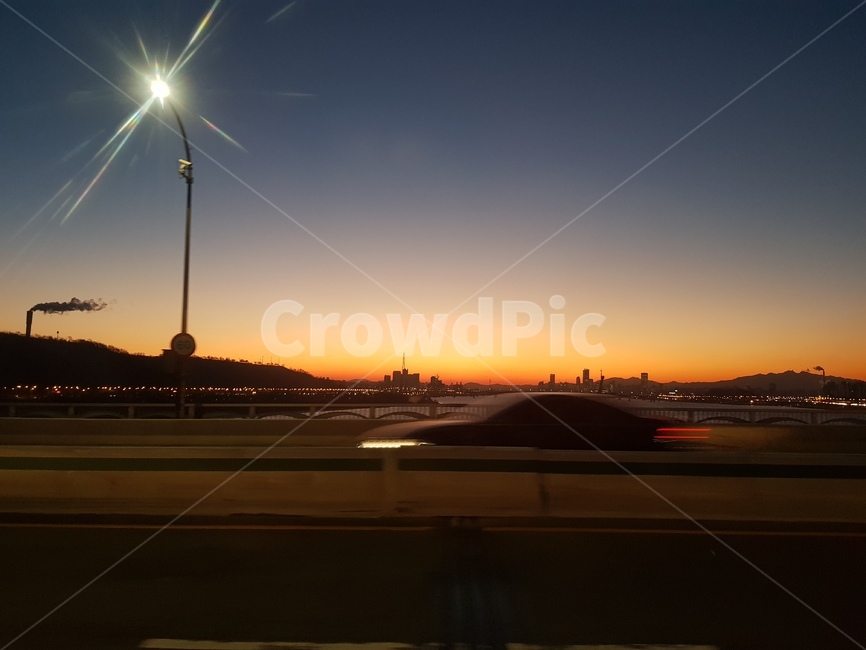 새벽,도로,빛,플레어,출퇴근,여명,교통,교통수단,traffic,transportation