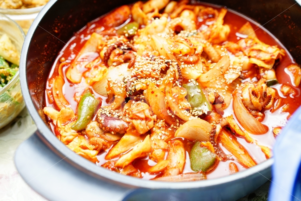 된장,낙지,낙지볶음,볶음요리,매콤,매운맛,술안주,안주,집밥,식사,식탁,저녁,저녁메뉴,매콤한맛,먹방,음식,음식,식재료,요리,food,cook,meal,dishes,food reserves,한식,한국음식,한국요리,korean food,korean dishes,korean meal,korean cook