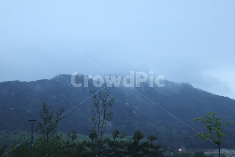 용봉산,비,구름,흐림,봄,자연,풍경,nature,landscape,한국자연풍경,한국자연경관,korea nature landscape,weather,날씨,outdoors,옥외