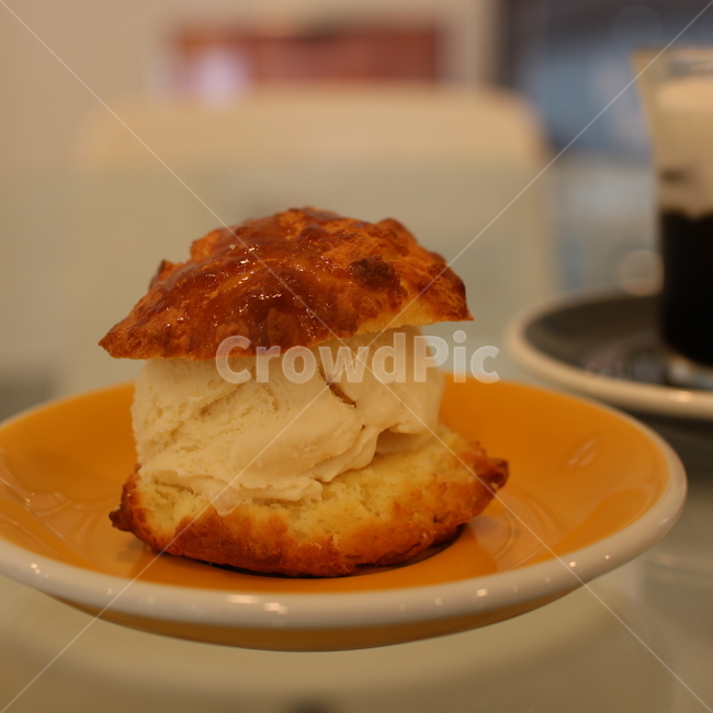 디저트,스콘,디저트메뉴,카페메뉴,빵,디저트접시,음식,식재료,요리,food,cook,meal,dishes,food reserves,디저트,간식,후식,dessert,snack
