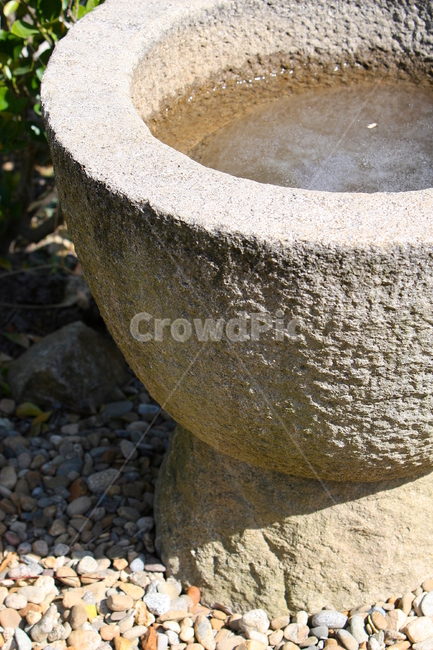 돌절구,돌,돌장식,절구,겨울,얼음,한국,토속,옛날물건,옛터,astonemortar,stone,deadleaves,한국전통,한국문화,korean traditional,korean culture,사물,물건,오브젝트,thing,object,matter