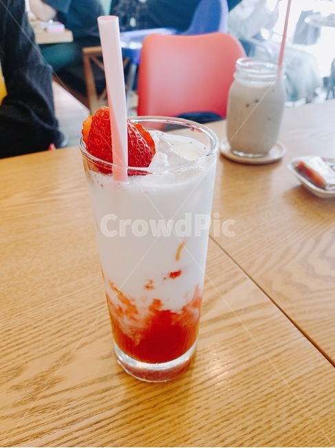 카페,딸기라떼,cafe,strawberrylatte,토피넛라떼