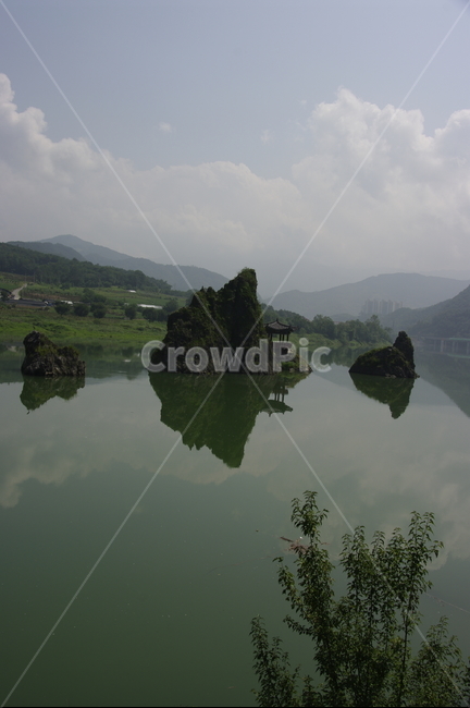 도담삼봉,바위세개,단양,명승지,남한강,정도전,충북,자연,풍경,nature,landscape,한국자연풍경,한국자연경관,korea nature landscape,water,물,land,땅,outdoors,옥외,ocean,대양,sea,바다,shoreline,해안선