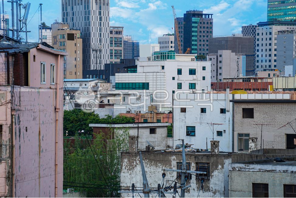 한국도시,빌딩,경치,풍경,landscape,하늘,sky,architecture,건축물,department,타워,tower,downtown,도심,어반,highrise,고층건물,사무실건물,officebuilding,outdoors,옥외,시티,도시,metropolis,중심지,building,건물,urban,서울,city,town