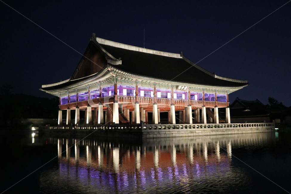 경복궁,야간개장,경회루,야경,한옥,전통,한국전통,궁궐,풍경,풍경사진,밤,건물,야경,밤,풍경,nightscape,night,landscape,한국전통,한국문화,korean traditional,korean culture,랜드마크,landmark,tourist attraction,한국랜드마크,한국관광지,한국명소,korea landmark,korea tourist attraction,building,architecture,건축물