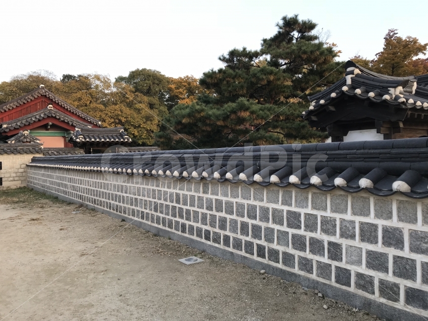 한옥마을,한국적,전통적,돌담,기와,한옥,한국전통,한국문화,korean traditional,korean culture,건축물,건물외관,exterior,building,structure,architecture,construction
