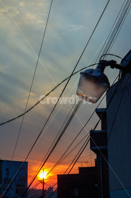 저녁,가로등,하늘,일몰,풍경,석양,저녁하늘,도시,거리,street,sunset,lamplight,전선,노을