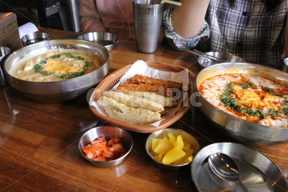 분식,분식집,떡볶이,튀김,떡튀순,오뎅튀김,치즈떡볶이,크림떡볶이,우정,점심,매운음식
