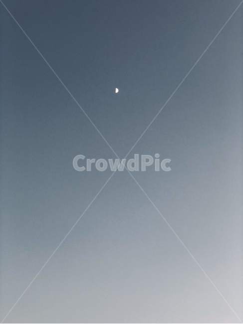 자연,하늘,구름,감성,sky,clouds,nature,sensible,feeling,색상,색감,color,sense,moon,달,푸른하늘