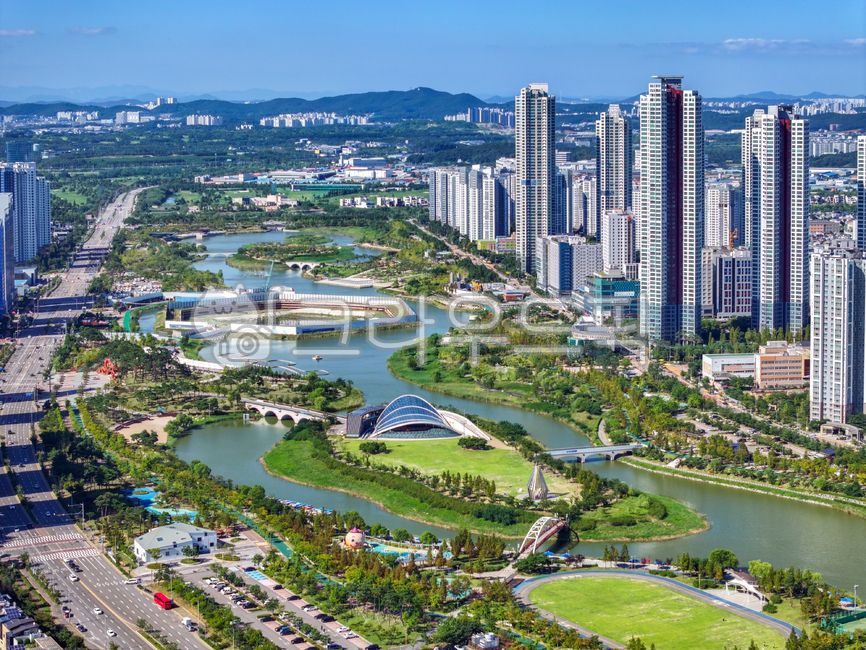 청라호수공원,청라국제도시,청라동,도시,호수,빌딩,아파트,주거지역,물,공원,하늘,파란,녹색,여름,인천시,건물,건축,도시풍경,도심,인천,청라신도시