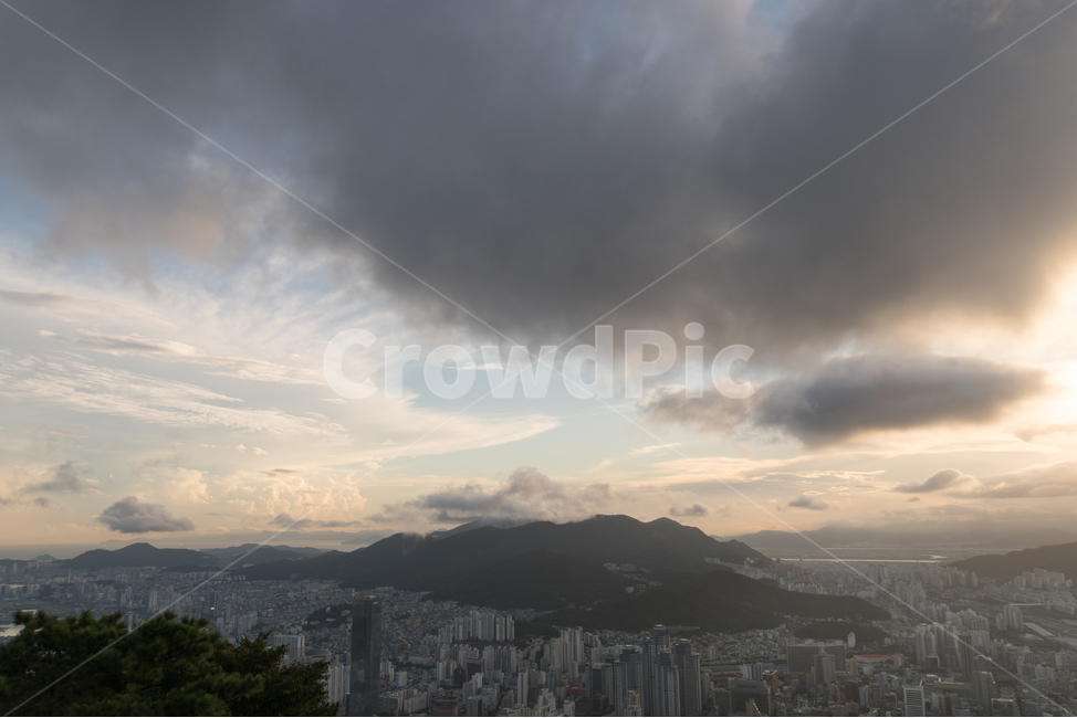 산,구름,빛,일몰,황령산,도시,풍경,city,landscape,경치,outdoors,옥외,nature,자연,scenery
