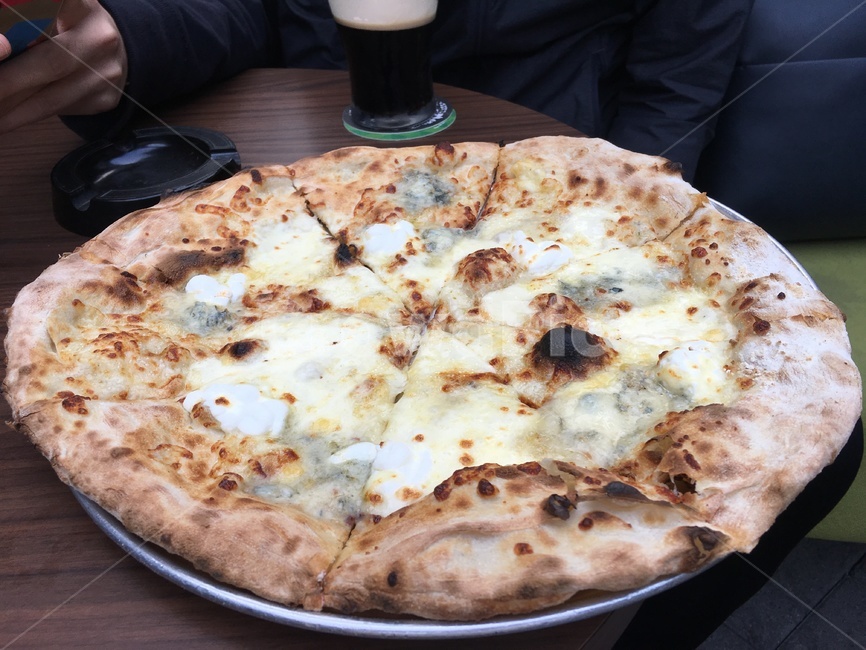 빵,피자,돼지피피자,치즈,모짜렐라,맥주,흑맥주,food,식품,pizza,맛집,음식,식재료,요리,food,cook,meal,dishes,food reserves