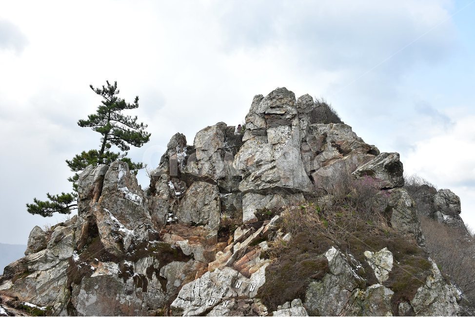 주작산,덕룡산,종주,진달래,풍경,기암,바위,비경,봄풍경,진달래꽃,강진,명산,산행,등산,마운틴,힐링,mountain,landscape,자연,natural,자연,풍경,nature,landscape,한국자연풍경,한국자연경관,korea nature landscape