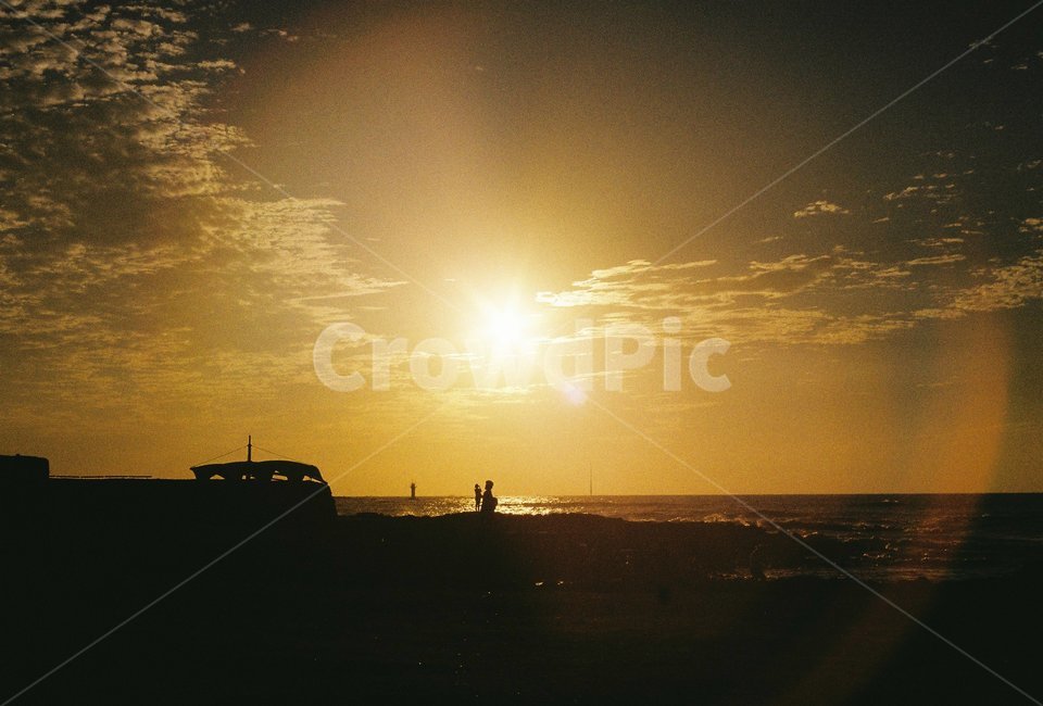 노을,감성사진,제주도,light,빛,flare,플레어,sunlight,햇빛,sunset,film,필름,필름감성,노란색,불빛,인물,바다