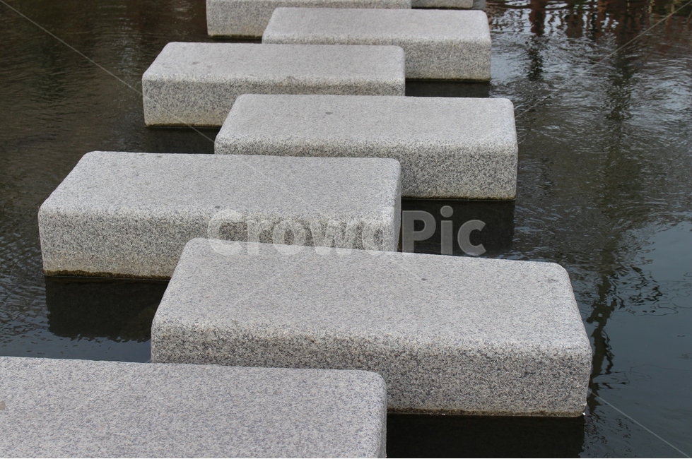 징검다리,steppingstone,냇물,stream,돌,stone,zigzag,야외,outdoor,step,square,네모,발판