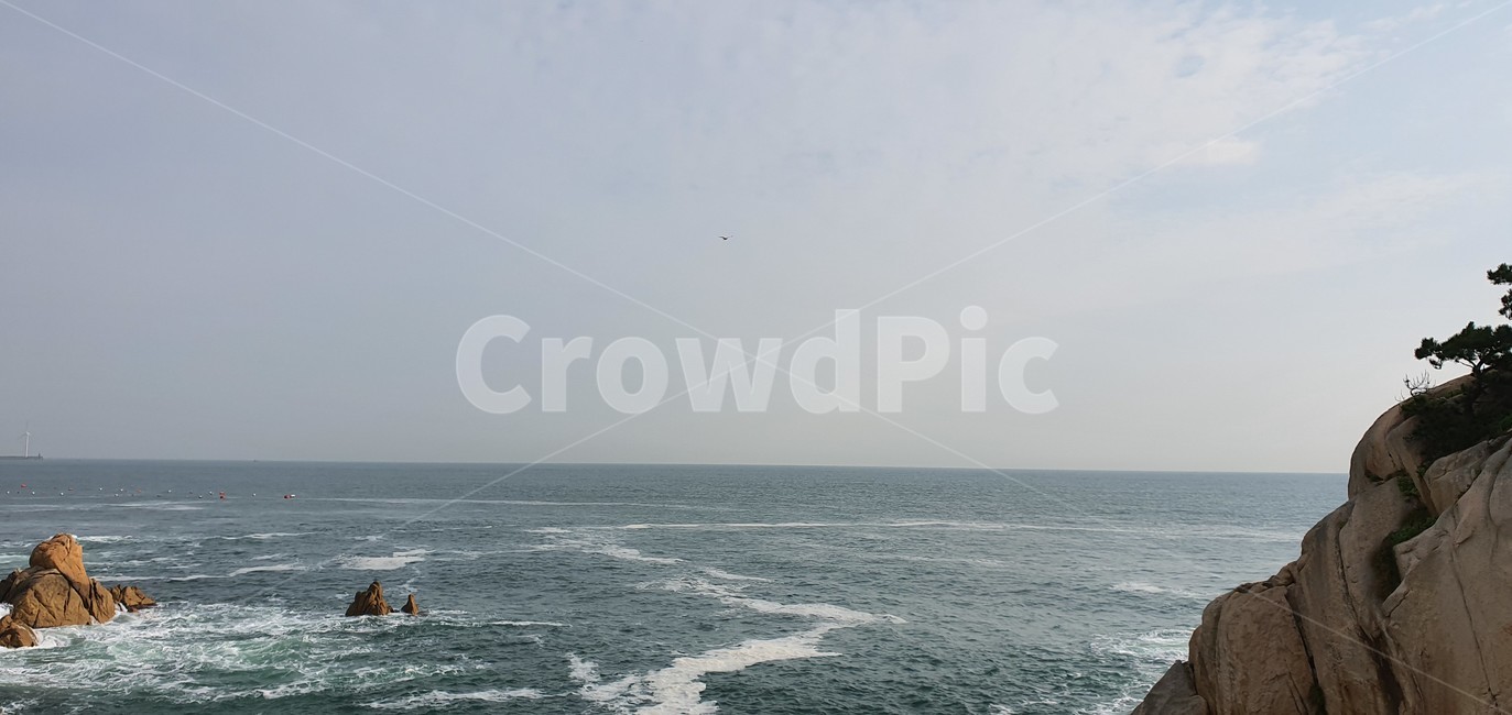 바다,하늘,바위,구름,자연,자연,풍경,nature,landscape,transportation,교통,watercraft,선박,vehicle,차량,adventure,모험,leisure activities,레저 활동,outdoors,옥외,water,물,sea,ocean,대양