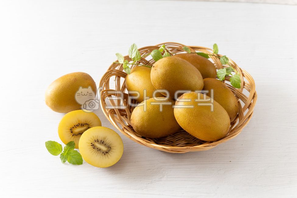 골드키위,키위,과일,건강음식,절단면,열대과일,후식,클로즈업,유기농,금색,신선,신선한,노랑색,식재료,요리,열매,제철과일,여름과일,달콤한,food,cook,fruit